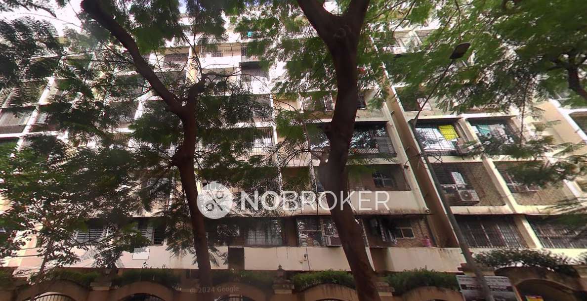 3 BHK Flat In Baronet Building For Sale  In Kandivali East