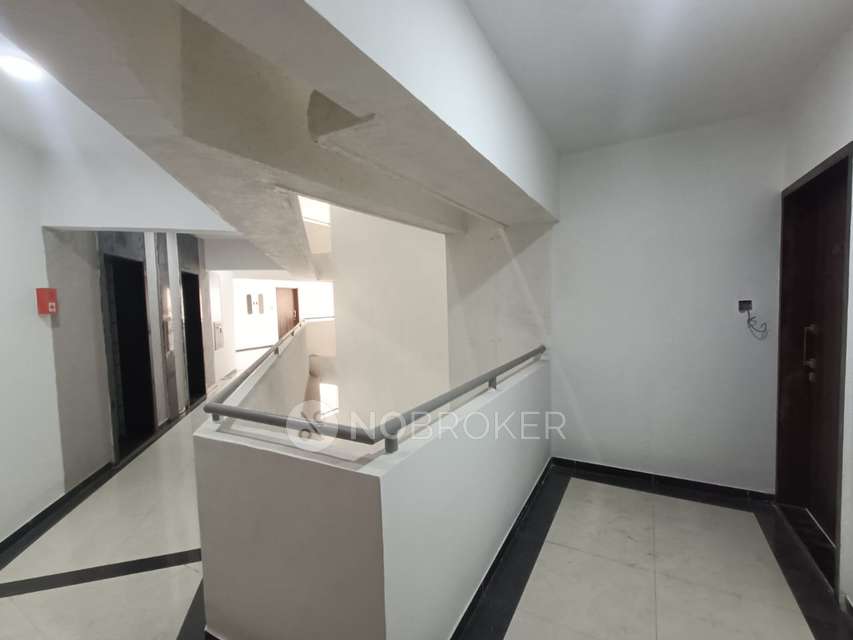 2 BHK Flat In Roshan Milestone, Wakad For Sale  In Tathawade