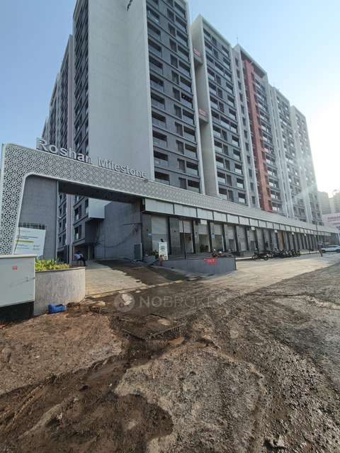 2 BHK Flat In Roshan Milestone, Wakad For Sale  In Tathawade