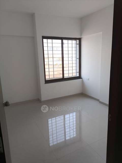 2 BHK Flat In Roshan Milestone, Wakad For Sale  In Tathawade