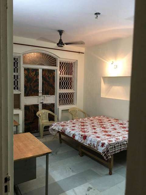 Single Room for Female In 4 BHK  In Arjun Nagar, Safdarjung Enclave