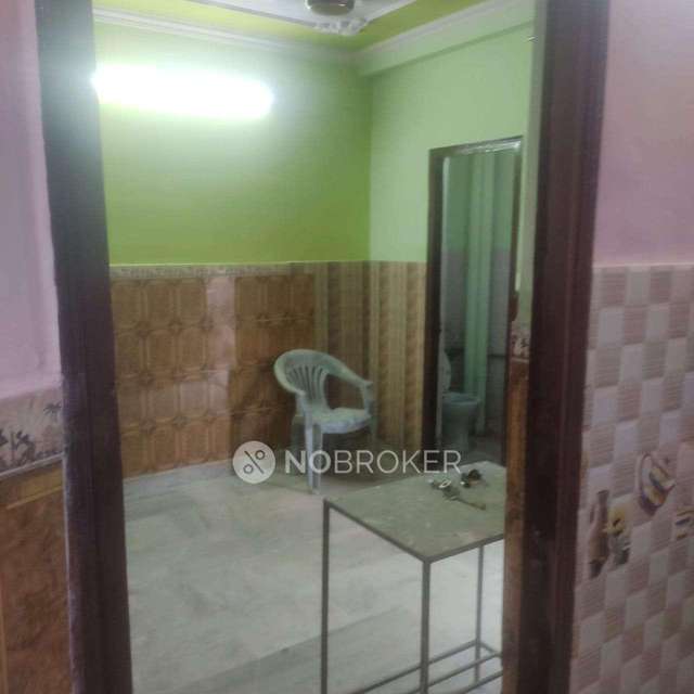 2 BHK Flat In Standalone Building  For Sale  In Dilshad Garden