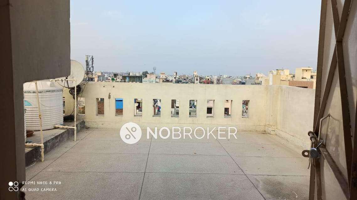 2 BHK Flat In Standalone Building  For Sale  In Rohini