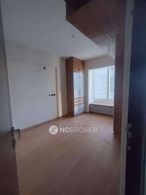 2 BHK Flat In Mana Capitol For Sale  In Mana Capitol