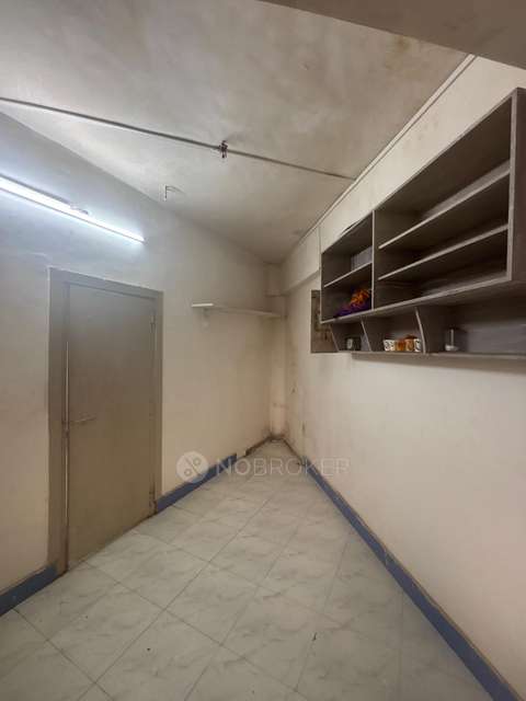 1 BHK Flat In Naaznin Building For Sale  In Reay Road