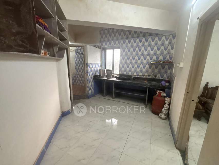 1 BHK Flat In Naaznin Building For Sale  In Reay Road