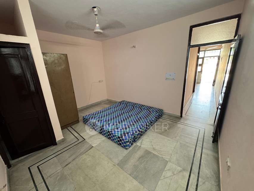 1 BHK House for Rent  In Janakpuri