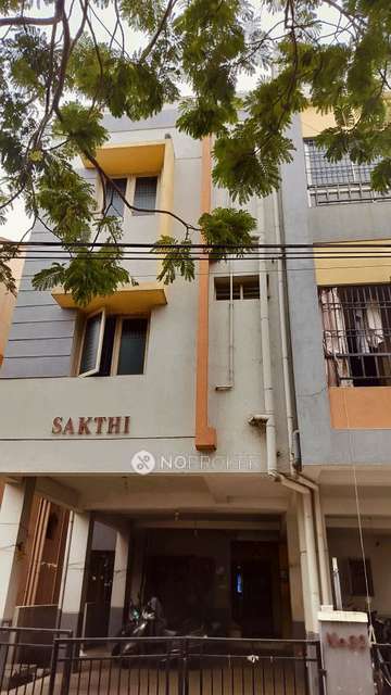 2 BHK Flat In Subramaniya Apartment, Pudur For Sale  In Banu Nagar