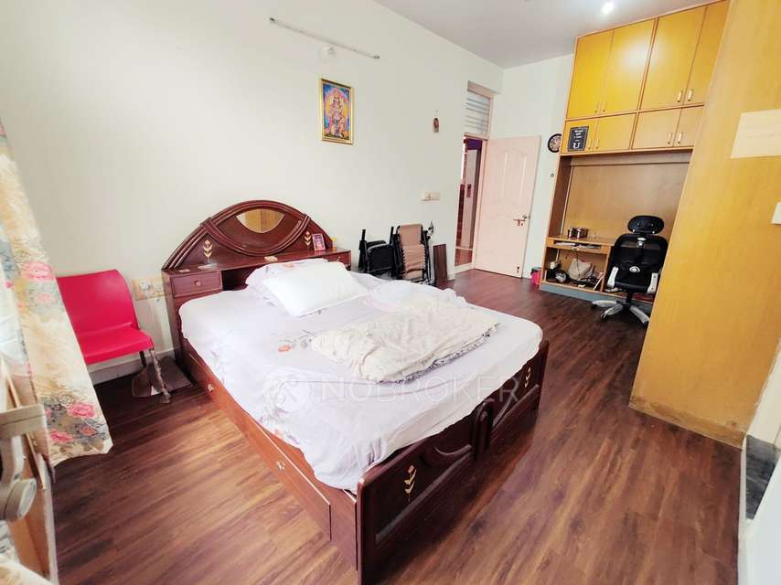 4+ BHK House For Sale  In 4th B Main Rd