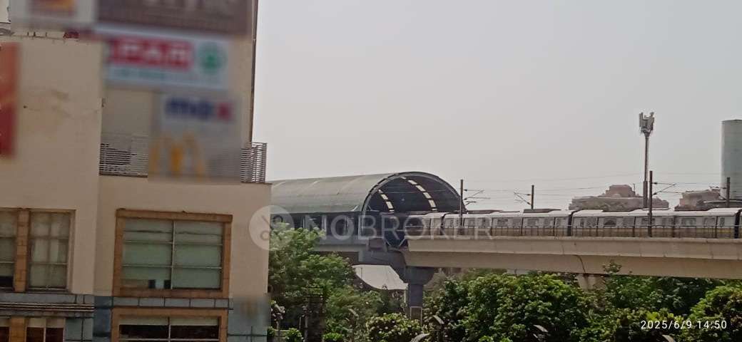 Showroom in Mg Road, Gurgaon for sale 