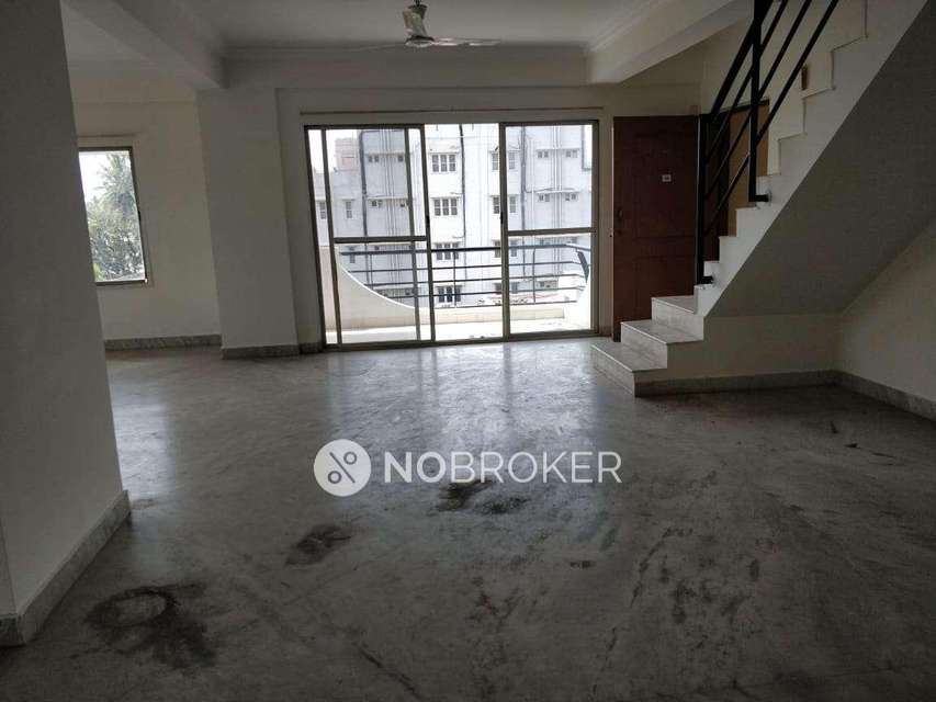 4 BHK Flat In Paragon Residency For Sale  In Cooke Town