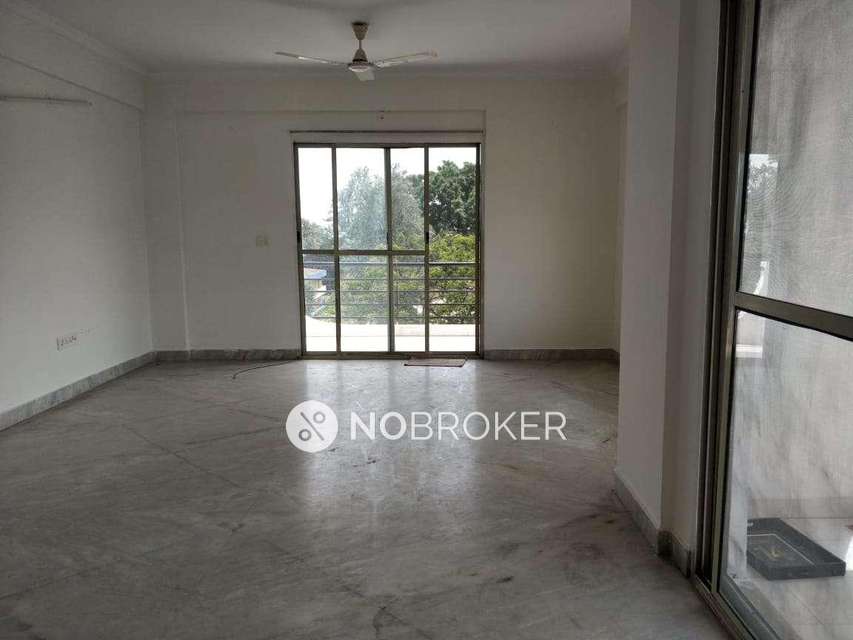 4 BHK Flat In Paragon Residency For Sale  In Cooke Town