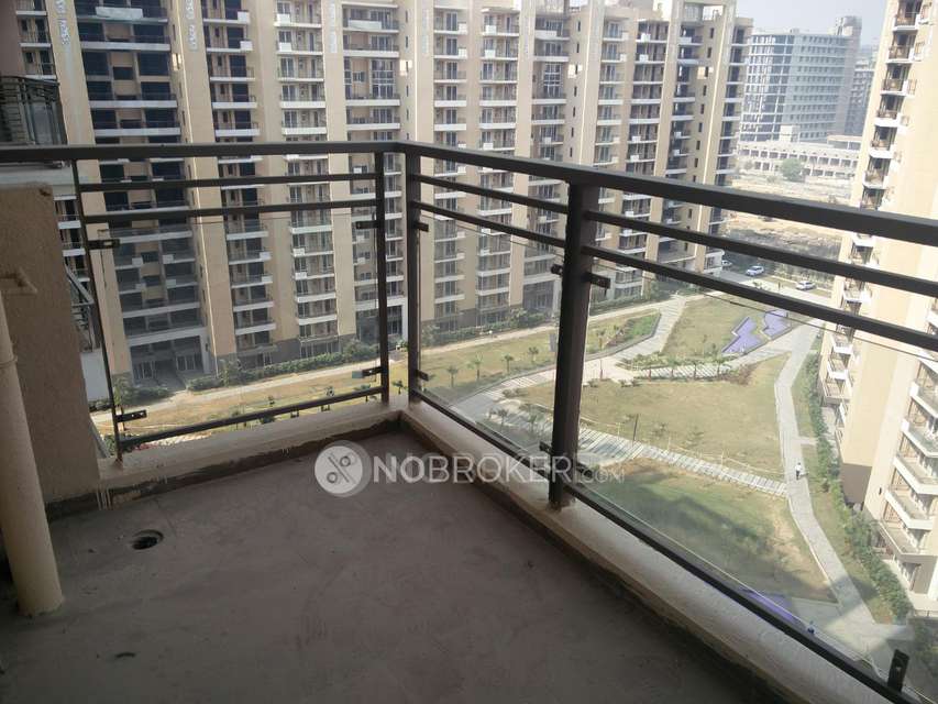 3 BHK Flat In Tulip Violet For Sale  In Sector 69