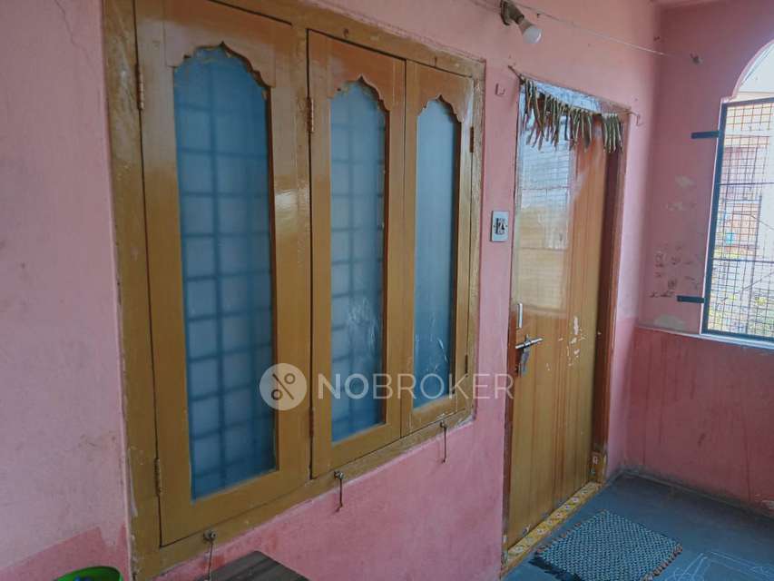 2 BHK Flat For Sale  In Alkapuri Colony