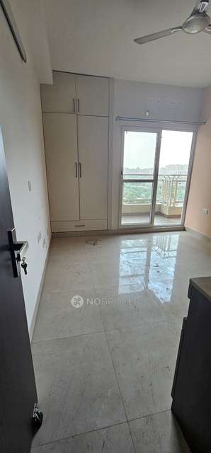 2 BHK Flat In Elite Golf Greens, Sector 79 For Sale  In Sector 79