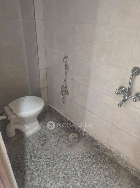 4 BHK Flat In Sb For Sale  In Wazirabad