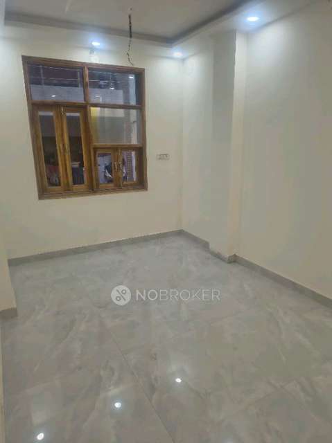 4 BHK Flat In Sb For Sale  In Wazirabad