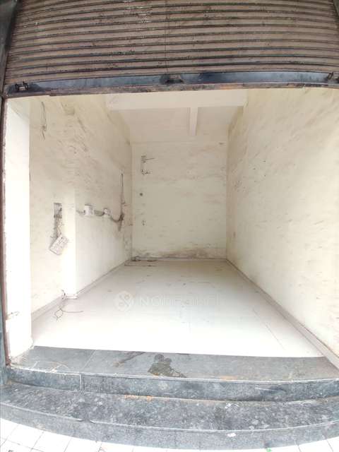 Shop in Malad West, Mumbai for Rent 
