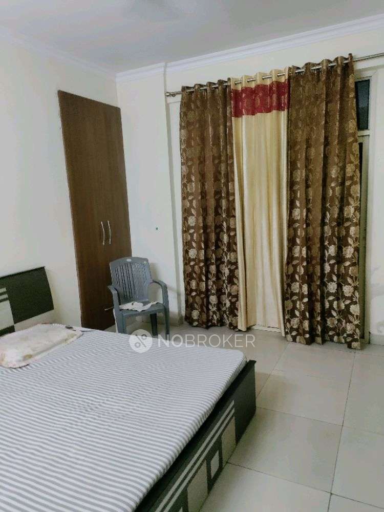 3 BHK Flat In Mahagun Mascot for Rent  In Crossing Republik