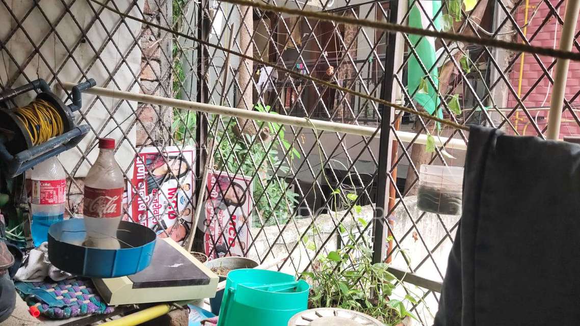 2 BHK Flat In B-147 For Sale  In Chhatarpur