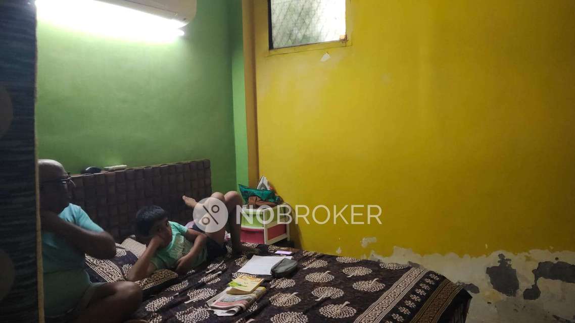 2 BHK Flat In B-147 For Sale  In Chhatarpur