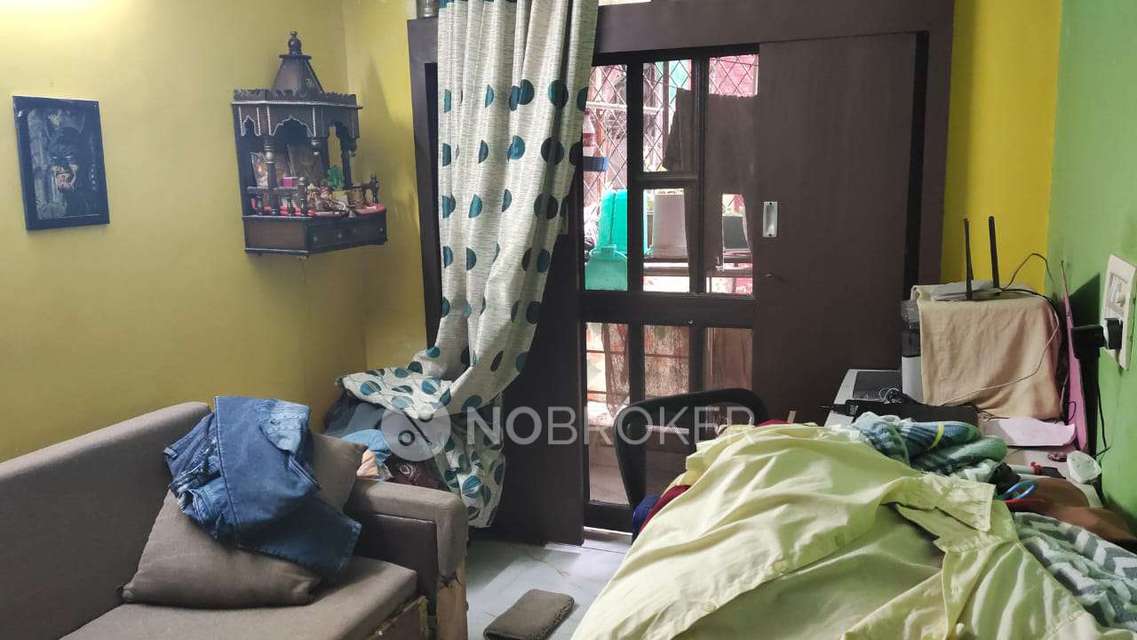 2 BHK Flat In B-147 For Sale  In Chhatarpur