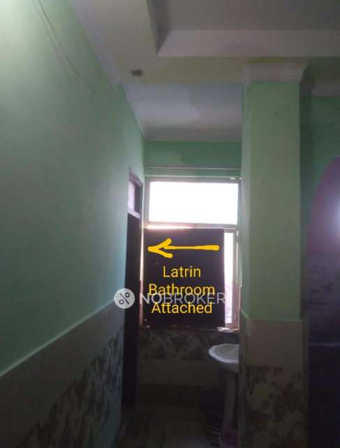 3 BHK Flat In Standalone Building  For Sale  In  Shahdara