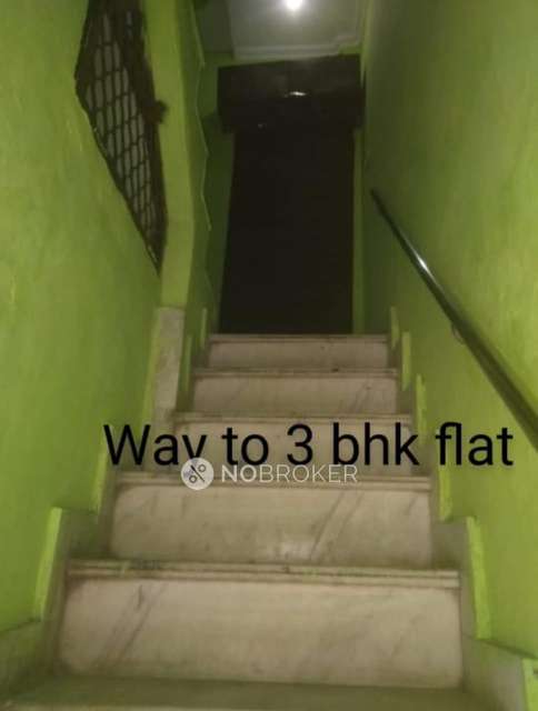 3 BHK Flat In Standalone Building  For Sale  In  Shahdara