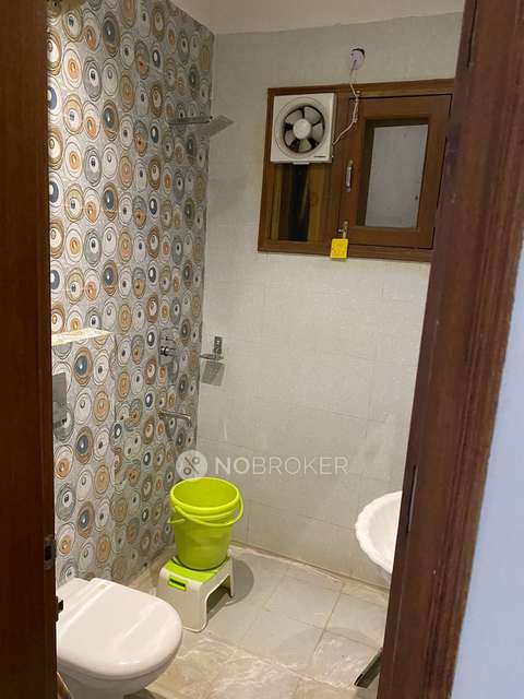 1 BHK Flat In Apartment For Sale  In  Vasant Kunj,