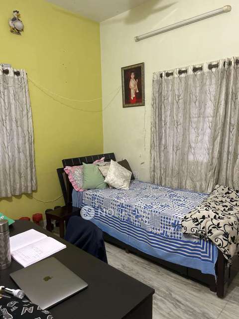 4+ BHK Flat For Sale  In Hbr Layout