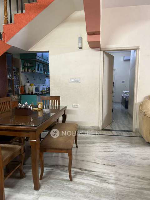 4+ BHK Flat For Sale  In Hbr Layout