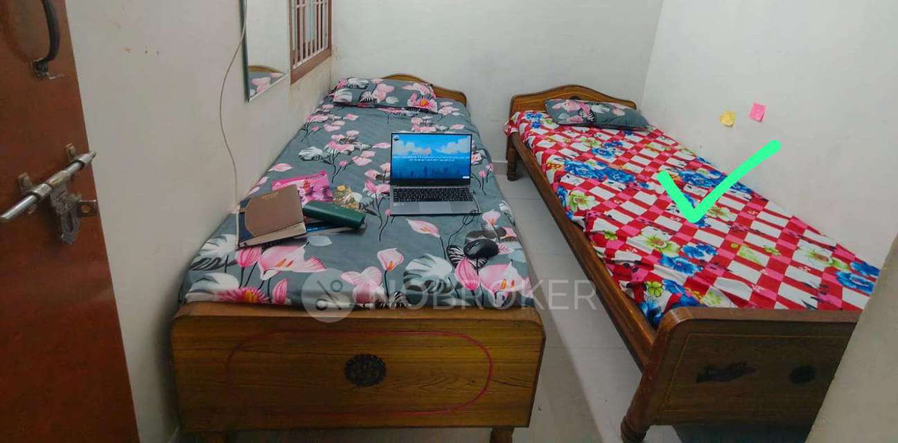 Shared Room for Female In 1 BHK  In Thiru Nagar, 