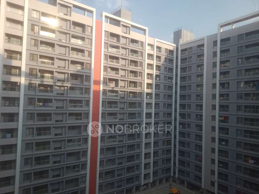 2 BHK Flat In Roshan Milestone for Rent  In Tathawade