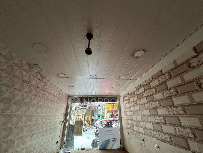 Shop in Janakpuri, Delhi for Rent 