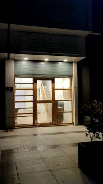 Shop in  Gulshan Botnia, Noida for Rent 