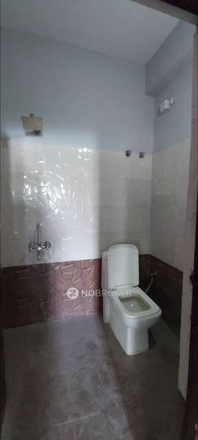 3 BHK Flat In Mahashakthi Nilayam    For Sale  In Madhapur