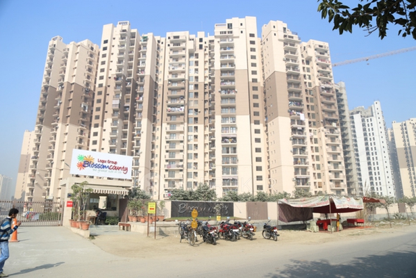 2 BHK Flat In Logix Blossom County For Sale  In Sector-137
