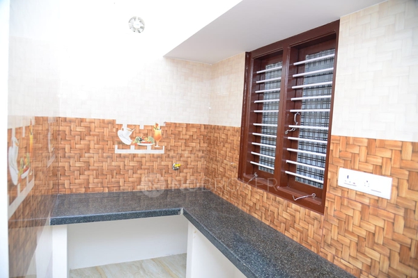 2 BHK Flat In Standalone Building  for Rent  In Basapura