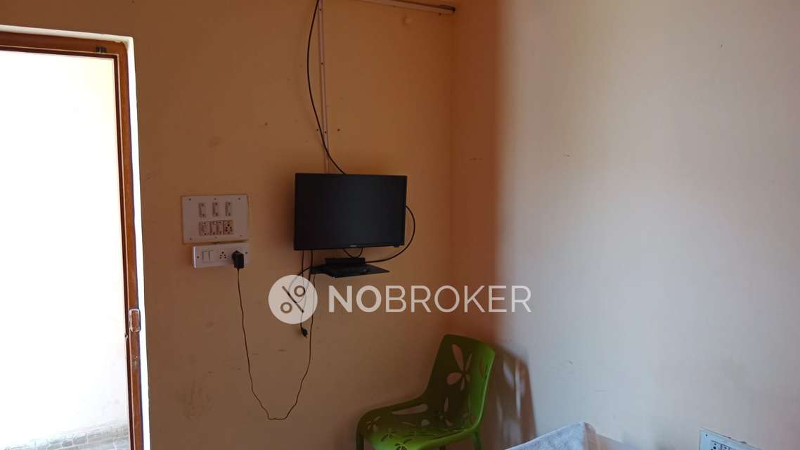 1 BHK Flat In Standalone Building  for Rent  In  Electronic City 