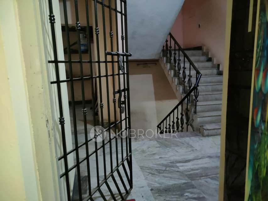 2 BHK Flat In Sidhartha Apartments  For Sale  In Choolai Bus Stop