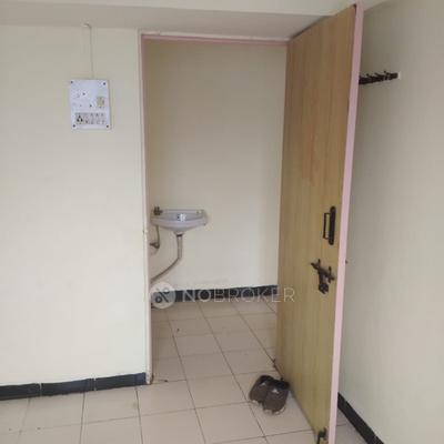 2 BHK Flat In Shree Nagri Society Near Amnora Mall Hadpasr for Rent  In Shree Nagari Society