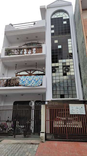 4+ BHK Flat For Sale  In Pratap Vihar