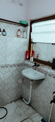 4+ BHK Flat For Sale  In Pratap Vihar