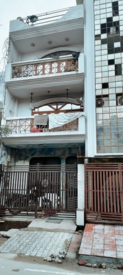 4+ BHK Flat For Sale  In Pratap Vihar