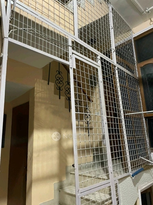 1 BHK Flat In Standalone Building  for Rent  In Sector 40