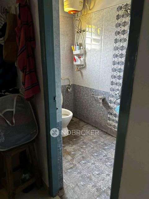 2 BHK Flat In Guru Kripa Apartments For Sale  In Pallikaranai