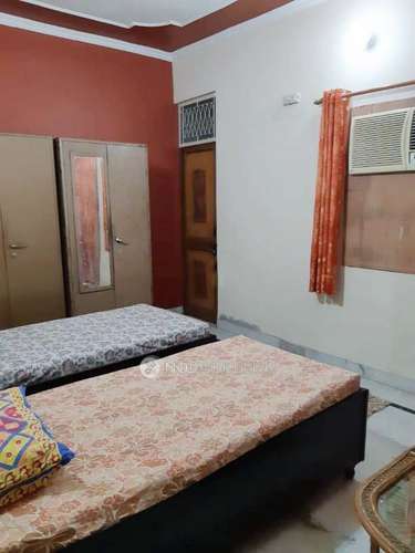 PG for Anyone in Janak Puri East