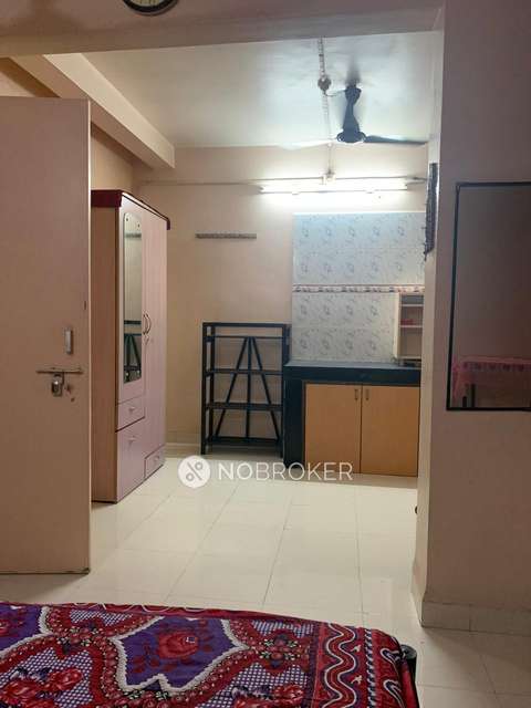 1 RK Flat In Popular Heights 4 for Rent  In Koregaon Park -... Shared Room