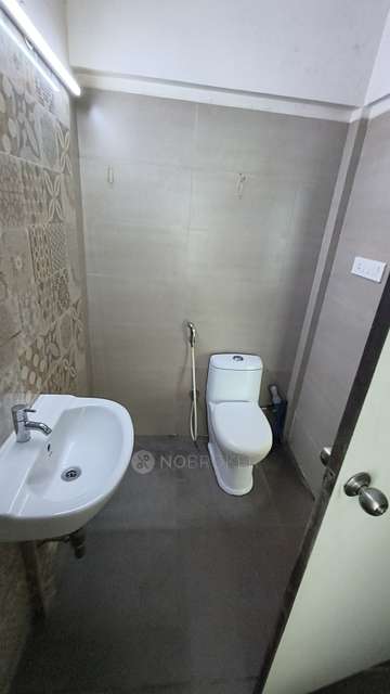 3 BHK Flat In Acme Oasis For Sale  In Kandivali East
