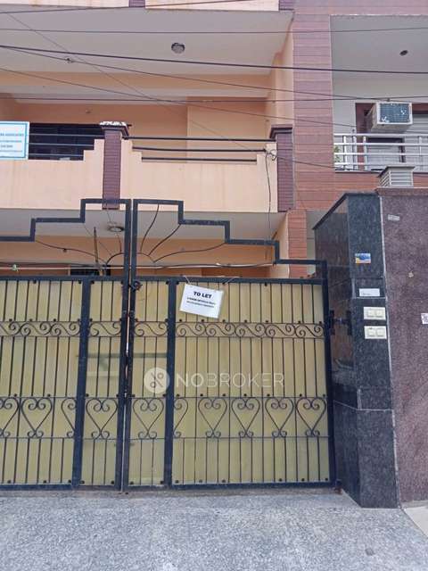 1 BHK House for Rent  In Sector 4 